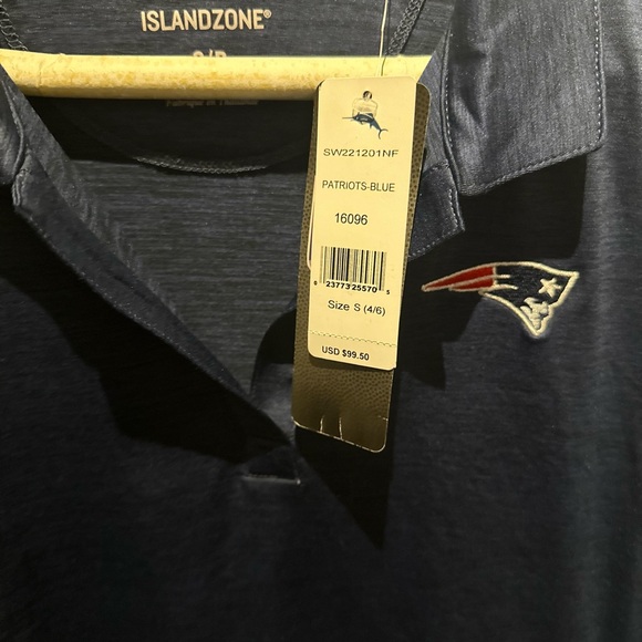 NWT Tommy Bahama  NFL Patriots Women’s Polo Island Zone Small Patriots Blue$99.5 - Picture 9 of 9